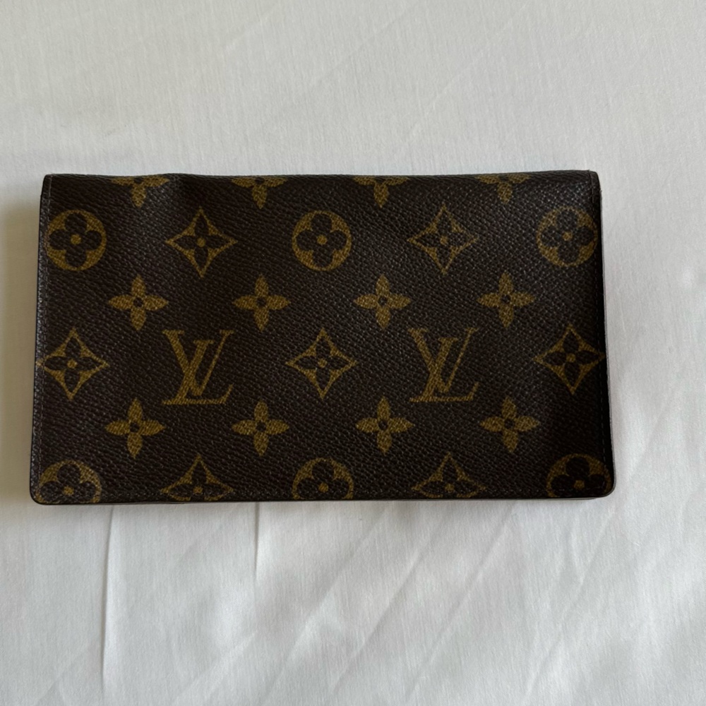 Louis Vuitton Brown and Gold Monogram passport holder/wallet